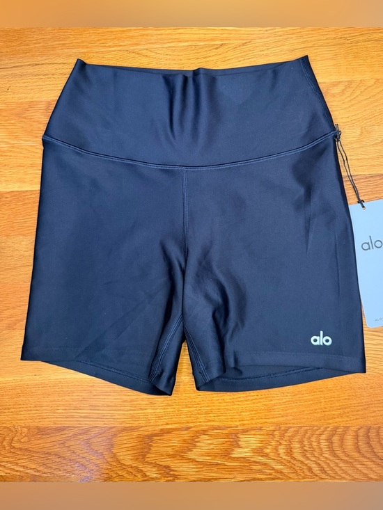 ALO Yoga Pants - Alo Airlift Energy Shorts Black High Waist Biker Shorts Size M NWT